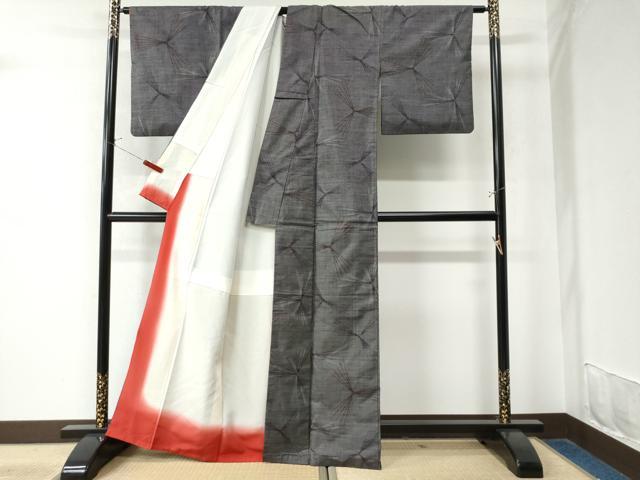 平和屋着物●本場大島紬 9マルキ 舞花文 安原絹織物謹製 証紙付き 正絹 逸品 CAAW8605yc