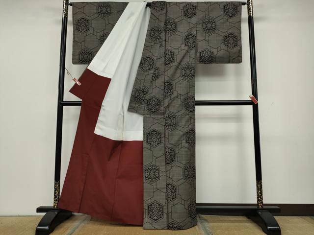 平和屋着物●本場大島紬 7マルキ 亀甲吉祥花文 正絹 逸品 CAAY5078ut