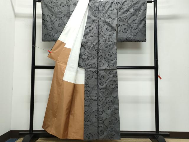 平和屋着物●本場大島紬 9マルキ 唐草文 証紙付き 正絹 逸品 CAAZ0877vf