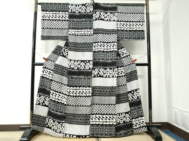 平和屋着物●上質な小紋 総絞り 横段吉祥文 黒地 正絹 逸品 未使用 CAAZ3096yc
