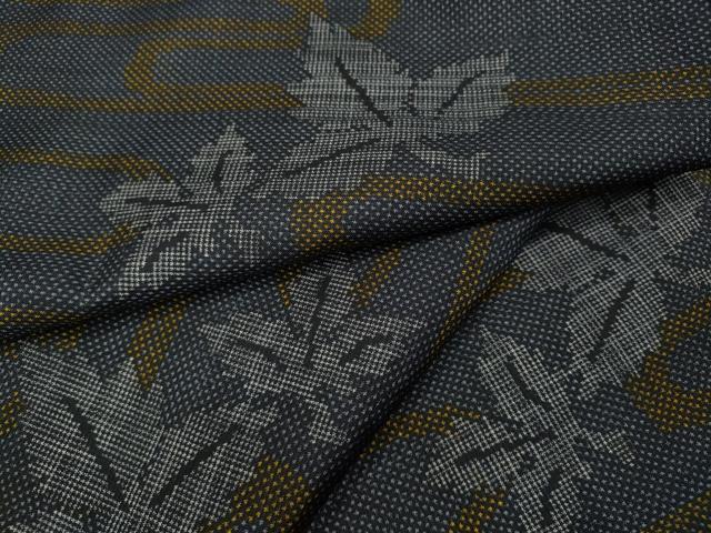 平和屋着物●本場大島紬 7マルキ 舞楓文 正絹 逸品 CABA1786ut