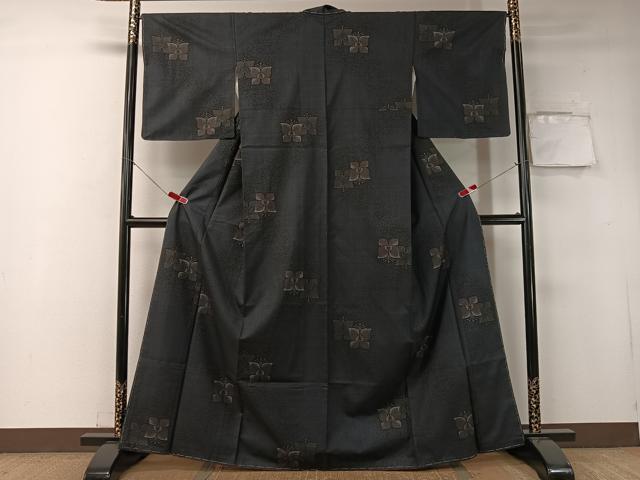 平和屋着物●本場大島紬 7マルキ 舞蝶文 正絹 逸品 未使用 CABA4790vp