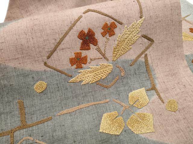 平和屋着物●中国三大刺繍 相良刺繍 総刺繍 九寸名古屋帯 紬地 菱草花文 正絹 逸品 CABA4877hy