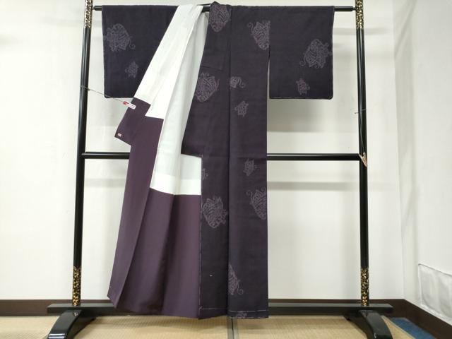 平和屋着物●本場結城紬 重要無形文化財 80亀甲 飛び亀甲柄 舞蝶文 三越扱い 正絹 逸品 未使用 CABA6148yc
