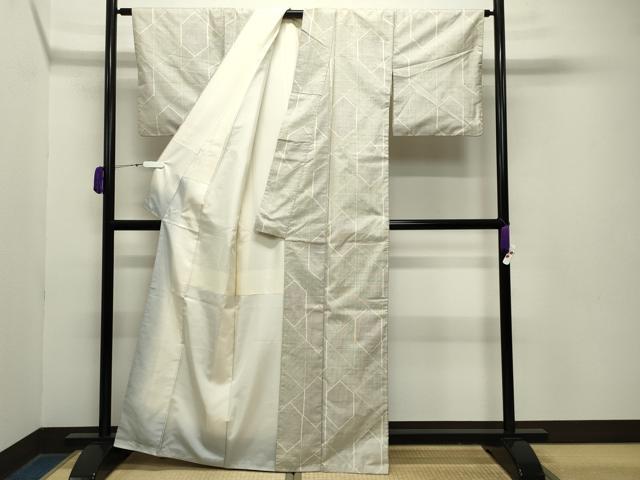 平和屋着物●本場大島紬 白大島 9マルキ 亀甲吉祥文 正絹 逸品 CABA9635gh