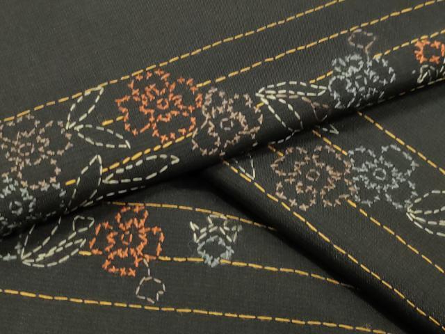 平和屋着物●上質な小紋 紬地 総刺繍 刺し子 横段草花文 黒地 正絹 逸品 CABA9919gh