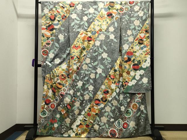 平和屋着物●豪華振袖 駒刺繍 舞花文 金彩 正絹 逸品 CABB0081gh