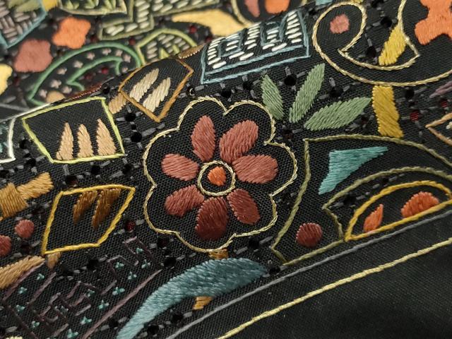 平和屋着物●中国三大刺繍スワトウ刺繍総刺繍訪問着本場縞大島紬結び紐花文金糸切子大島謹製証紙付き 正絹 逸品 未使用 CABB0370gh