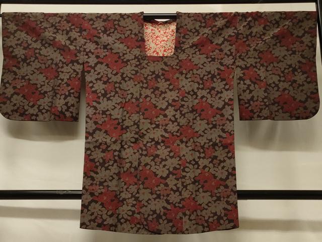 平和屋着物■道行コート 草花文 黒地 ロング丈 正絹 逸品 CABB1486in