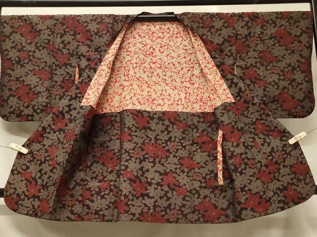 平和屋着物■道行コート 草花文 黒地 ロング丈 正絹 逸品 CABB1486in