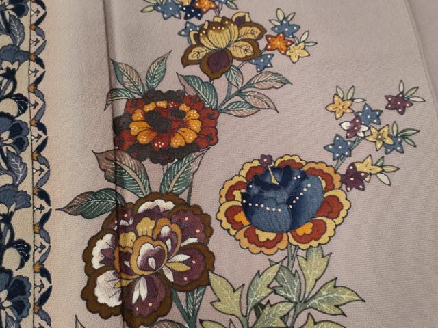 平和屋着物●訪問着 作家物 手描き 更紗枝花文 暈し染め 鬼しぼ縮緬 正絹 逸品 未使用 CABB4114yc