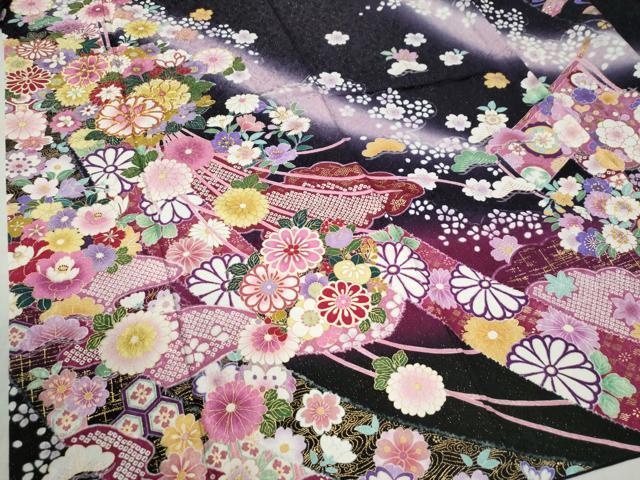 平和屋着物●豪華振袖 駒刺繍 鬘帯吉祥草花文 暈し染め 金通し地 京都きもの友禅扱い 正絹 逸品 CABB4578yc