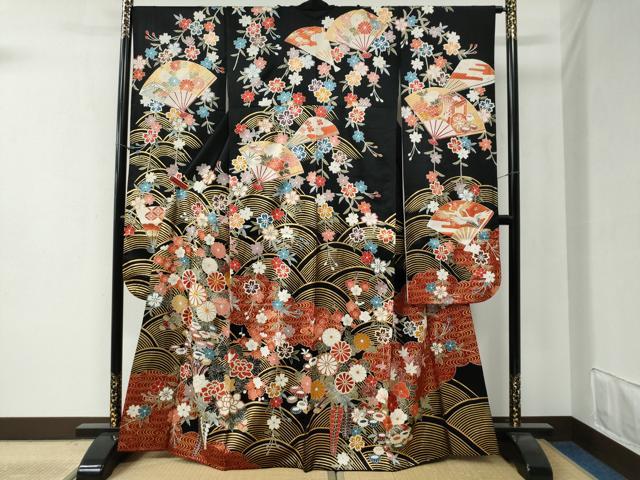 平和屋着物●豪華振袖 駒刺繍 雲取り流水枝垂れ花文 黒地 金彩 正絹 逸品 CABB4680yc