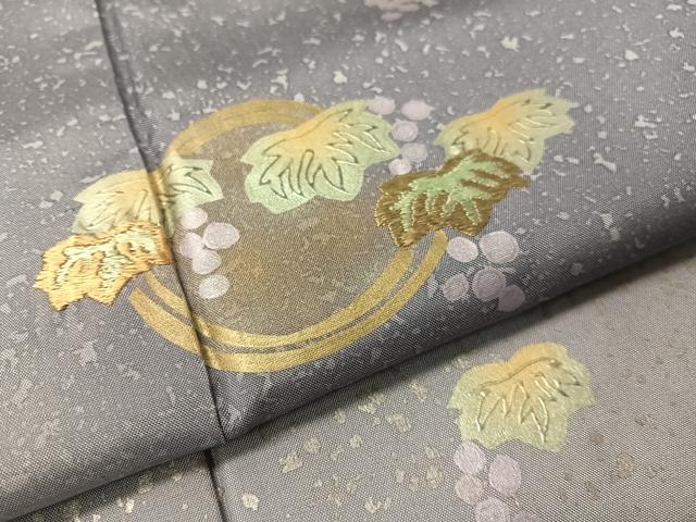 平和屋着物●本場染大島紬 訪問着 刺繍 葡萄蔦の葉丸文 金銀彩 正絹 逸品 CABB5171vp