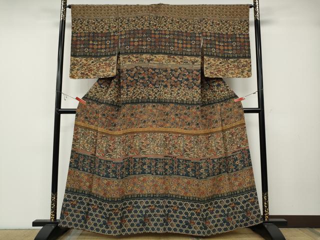 平和屋着物○訪問着 型染め 横段飛鳥草花文 鬼しぼ縮緬