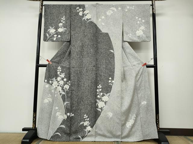 新古品！黒地にたたき染め＊四季花柄＊カッコイイ＊訪問着＊１５６ｃｍ＊裄６４ 新古品！黒地にたたき染め＊四季花柄＊カッコイイ＊訪問着＊