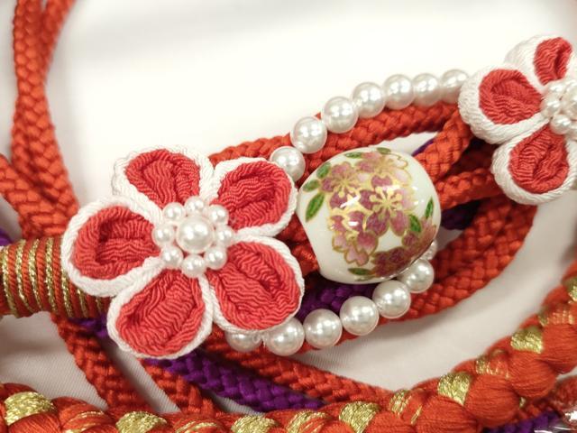 平和屋着物●和装小物 振袖用帯締め 飾り付き つまみ細工 花 飾り玉 パール 緋色 金糸 撚り房 逸品 未使用 CABC1050ju