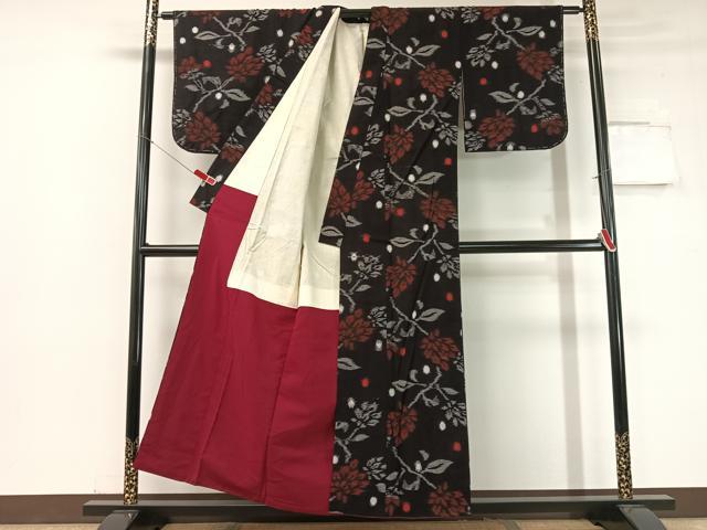 平和屋着物●久留米絣 更紗花文 黒地 綿 逸品 CABC2700vp