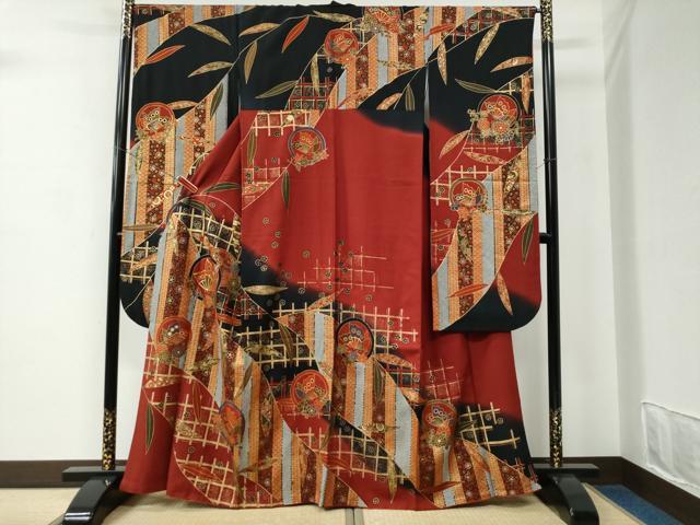平和屋着物●豪華振袖 駒刺繍 花蝶丸文 暈し染め 黒地 金彩 正絹 逸品 CABC7175yc
