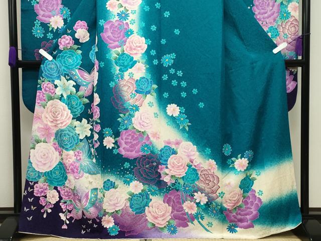 平和屋着物●豪華振袖 刺繍 舞蝶花文 暈し染め 金銀彩 銀通し地 正絹 逸品 CABC8371gh