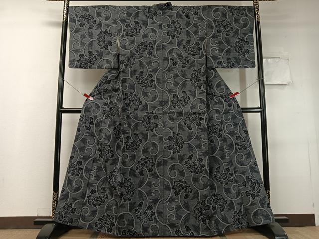 平和屋着物●本場大島紬 7マルキ 牡丹唐草文 正絹 逸品 CABC9606vp