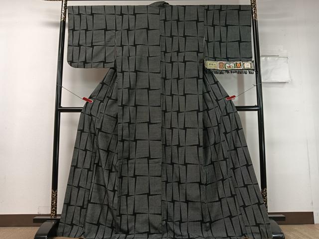 平和屋着物●本塩沢 中田屋織物謹製 蚊絣 吉祥文様 黒地 ロング丈 証紙付き 正絹 逸品 CABC9691vp