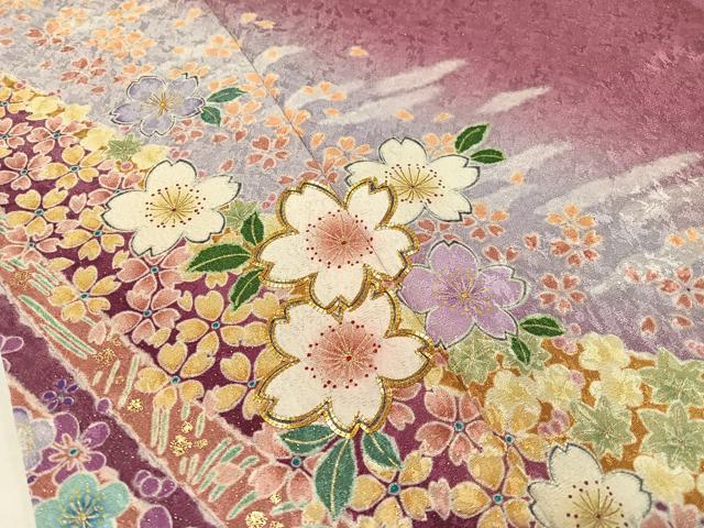 平和屋着物●豪華振袖 駒刺繍 霞熨斗花文 暈し染め 金通し地 正絹 逸品 CABC9708vp
