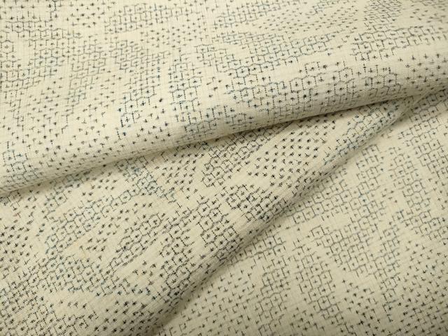 平和屋着物●本場結城紬 重要無形文化財 80亀甲 舞葉文 正絹 逸品 CABD0256ut