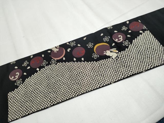 平和屋着物●九寸名古屋帯 跳兎 舞桜丸文 黒地 正絹 逸品 CABD0446hy