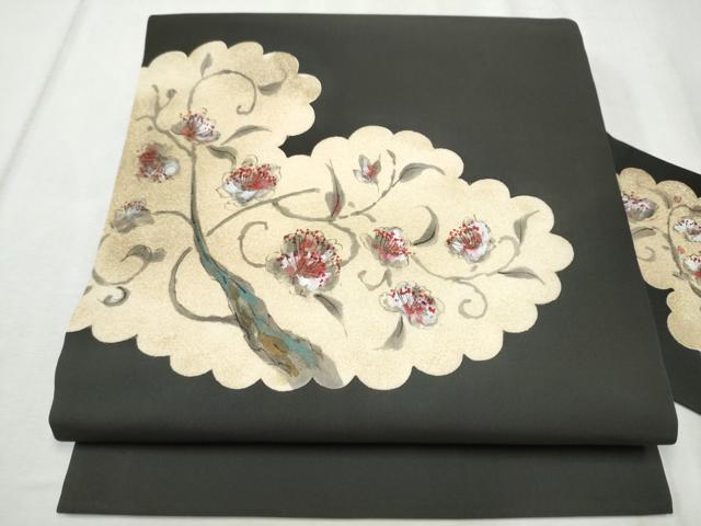 平和屋着物●塩瀬 九寸名古屋帯 手描き 花唐草文 黒地 金彩 正絹 逸品 CABD0687hy