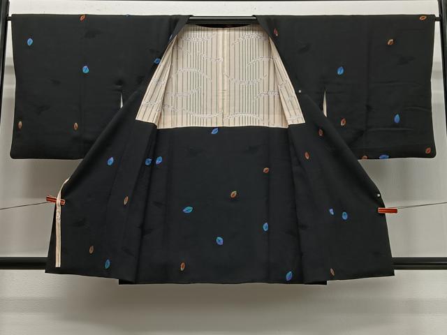平和屋着物∞道行コート 舞葉文 黒地 正絹 逸品 CABD4597ua