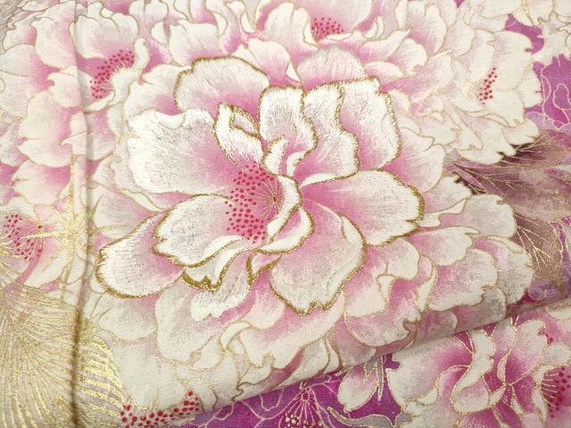 平和屋着物●豪華振袖 刺繍 舞花文 暈し染め 黒地 金彩 正絹 逸品 CABD7295ut