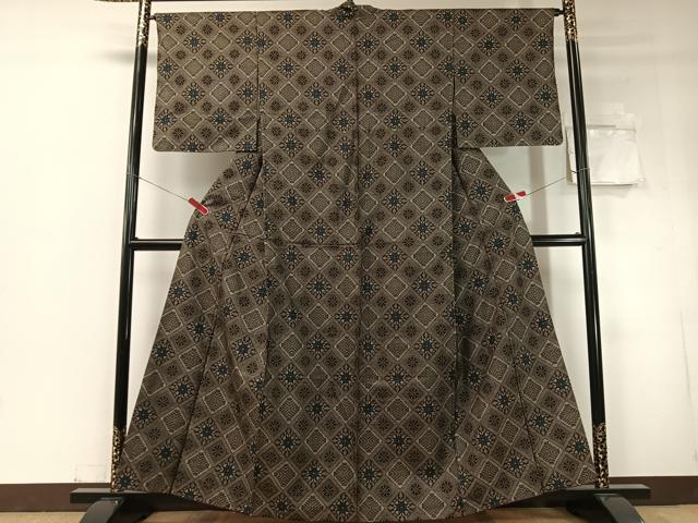 平和屋着物●本場大島紬 龍郷絣 花菱文 正絹 逸品 CABD8226vp
