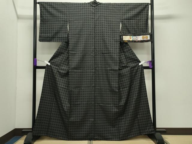 平和屋着物●本場大島紬 泥染め 幾何学文様 深田兼徳作 証紙付き 正絹 逸品 CABD8978gh