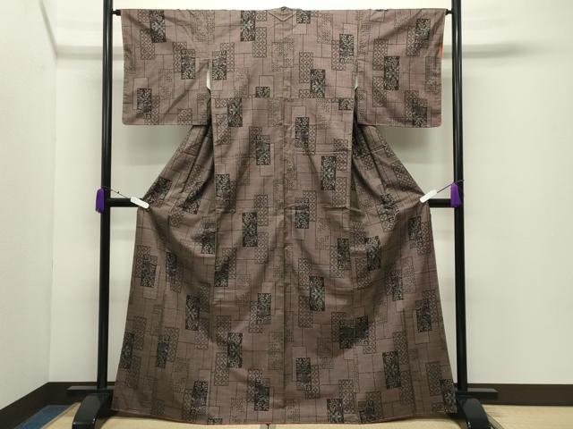平和屋着物●本場大島紬 7マルキ 色紙重ね花文 正絹 逸品 未使用 CABD9301gh