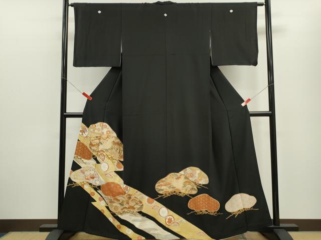 平和屋着物■豪華黒留袖 駒刺繍 飛鶴宝尽くし松花文 金彩 正絹 逸品 CABD9664ze