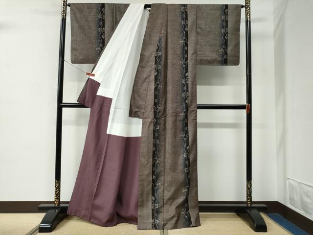 平和屋着物●本場大島紬 9マルキ 泥染め 流水蔦の葉間道 永長織物謹製 証紙付き 正絹 逸品 未使用 CABE2150yc
