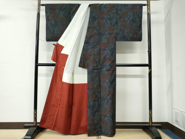 平和屋着物●本場大島紬 枝牡丹花文 池田伝一紬工場謹製 証紙付き 正絹 逸品 未使用 CABE2205yc