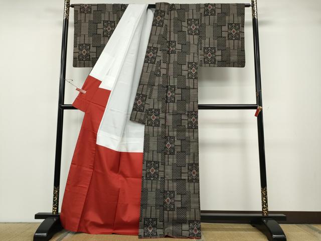 平和屋着物●本場大島紬 7マルキ 泥染め 色紙重ね吉祥花文 藤井勝作 証紙付き 正絹 逸品 CABF3368ut