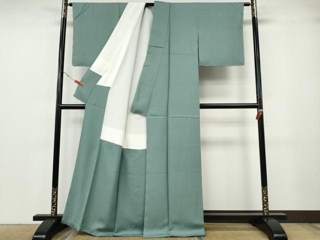 平和屋着物●上質な色無地 舞花地紋 千草色 正絹 逸品 未使用 CABF3587ut