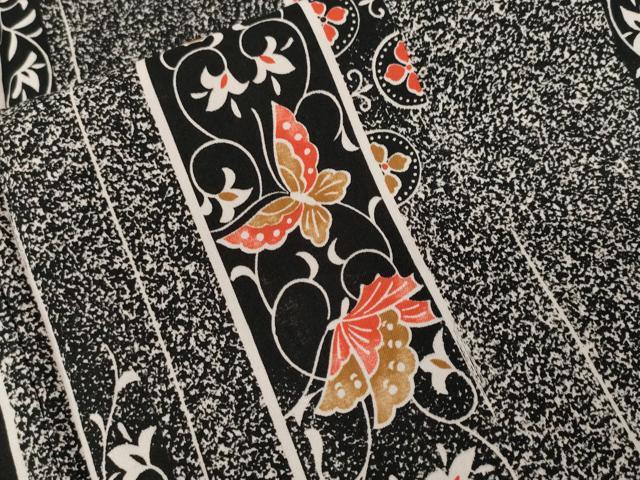 平和屋着物▽小紋　単衣　花蝶文　夜桜　黒地　洗える着物　AAAU8559fy 夏きもの] 洗える 着物 単衣 東レセオα 華唐草 (アイボリーブラック