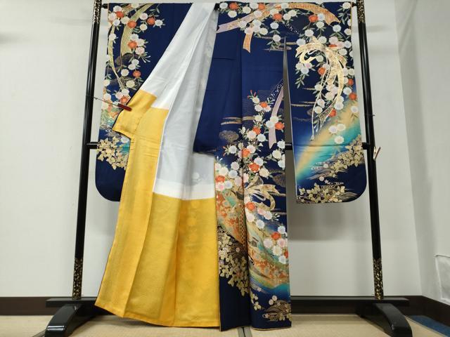 平和屋着物●ブライダルファッションデザイナー・桂由美 振袖 十二単風 束ね熨斗吉祥舞桜文 金彩 正絹 逸品 CABG0090yc