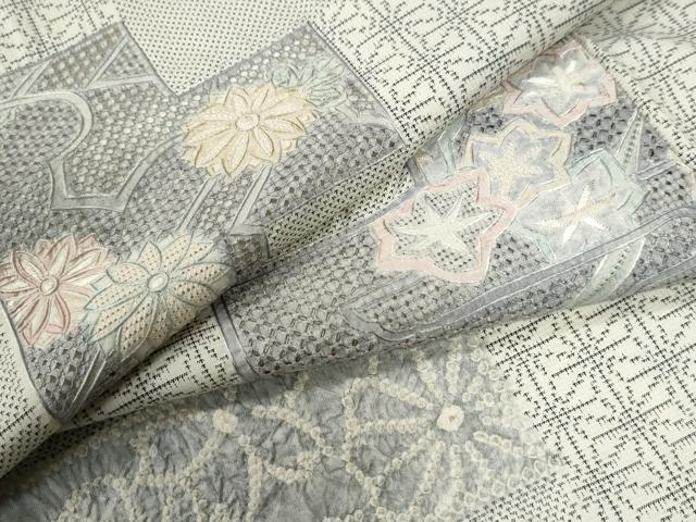 平和屋着物●中国三大刺繍 スワトウ刺繍 本場大島紬 白大島 9マルキ 絞り 色紙重ね吉祥花文 正絹 逸品 CABG0143yc