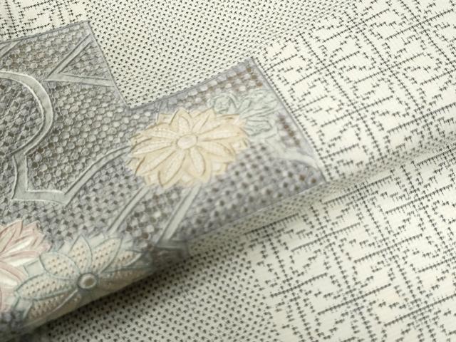 平和屋着物●中国三大刺繍 スワトウ刺繍 本場大島紬 白大島 9マルキ 絞り 色紙重ね吉祥花文 正絹 逸品 CABG0143yc