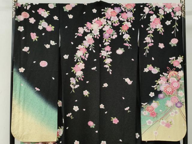 平和屋着物●豪華振袖 毬草花文 暈し染め 黒地 金通し地 正絹 逸品 CABG0152yc