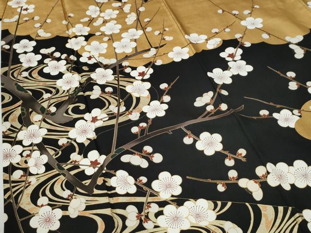 平和屋着物●豪華振袖 駒刺繍 雲取り流水枝梅文 黒地 金彩 正絹 逸品 CABG0207yc