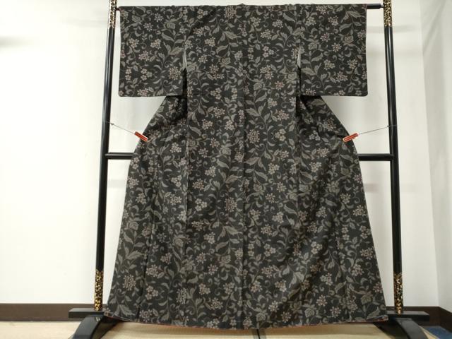 平和屋着物●本場大島紬 7マルキ 花唐草文 正絹 逸品 未使用 CABG0332yc