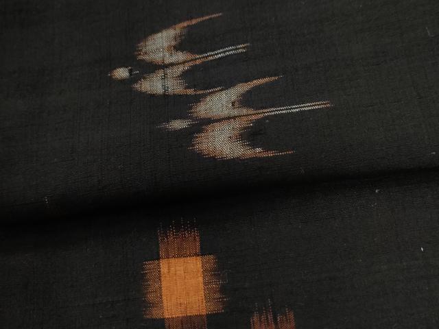 平和屋着物●本場琉球絣 黒地 正絹 逸品 CABG0401yc