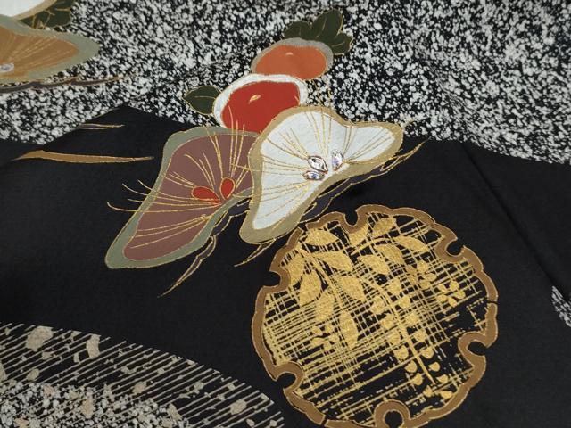 平和屋着物●訪問着 雪輪万寿菊枝松文 たたき染め 黒地 金彩 正絹 逸品 CABG0425yc