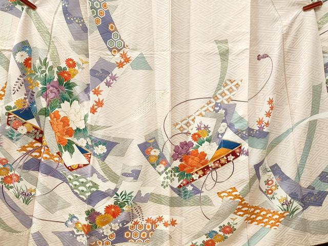 平和屋着物●豪華振袖 駒刺繍 短冊牡丹吉祥草花文 金彩 正絹 逸品 CABG0617yc